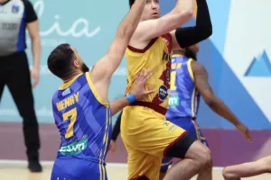 Κεραυνός - ΑΠΟΕΛ: Το... ντέρμπι στην ομάδα του Στροβόλου (φώτος)