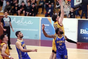 Κεραυνός - ΑΠΟΕΛ: Το... ντέρμπι στην ομάδα του Στροβόλου (φώτος)
