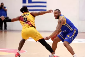 Κεραυνός - ΑΠΟΕΛ: Το... ντέρμπι στην ομάδα του Στροβόλου (φώτος)