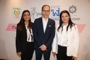«Γυναίκα και Ευ Αγωνίζεσθαι»