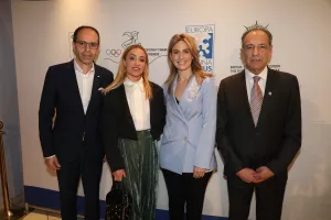 «Γυναίκα και Ευ Αγωνίζεσθαι»
