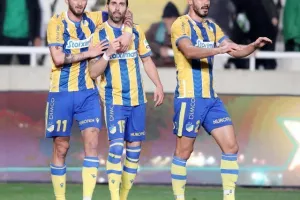 Ομόνοια - ΑΠΟΕΛ: Δυο αμυντικοί... το μοίρασαν (φώτος)