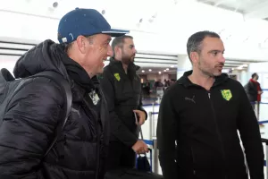 Πέταξε για Αγγλία η ΑΕΚ - Μαζί της το kerkida.net (φώτος)
