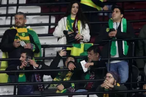 (Φωτορεπορτάζ) Οι ΑΕΚτζήδες στο "London Stadium"