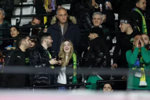 (Φωτορεπορτάζ) Οι ΑΕΚτζήδες στο "London Stadium"
