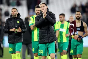 Απογοήτευση μεν, συνθήματα με τους οπαδούς δε! (φώτος)