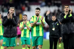 Απογοήτευση μεν, συνθήματα με τους οπαδούς δε! (φώτος)