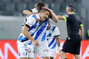 ΑΕΛ – Απόλλων: Της τερμάτισε το απόλυτο και το… έβαψε γαλάζιο! (Φώτος)