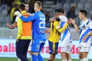 ΑΕΛ – Απόλλων: Της τερμάτισε το απόλυτο και το… έβαψε γαλάζιο! (Φώτος)