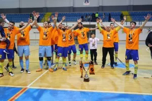 (BINTEO/Φώτος Kerkida) Η απονομή του τροπαίου στο ΑΠΟΕΛ