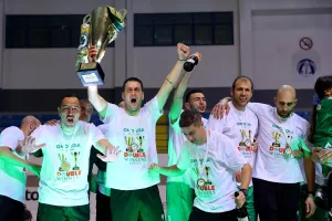 (ΒΙΝΤΕΟ/ΦΩΤΟΣ Kerkida) Το... σήκωσε η Ομόνοια!