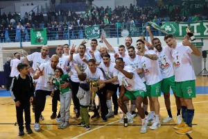 (ΒΙΝΤΕΟ/ΦΩΤΟΣ Kerkida) Το... σήκωσε η Ομόνοια!