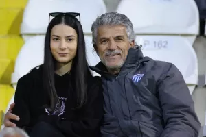 Ανόρθωση - Δόξα: Αφού δεν το τελείωσε η μία, το... γύρισε η άλλη! (Φώτος)