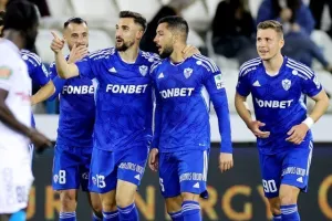 Ανόρθωση - Δόξα: Αφού δεν το τελείωσε η μία, το... γύρισε η άλλη! (Φώτος)