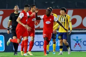 Νέα Σαλαμίνα - ΑΕΛ: Πέντε γκολ και… "διπλό" με τρομερό Μιραλάς!