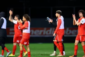 Νέα Σαλαμίνα - ΑΕΛ: Πέντε γκολ και… "διπλό" με τρομερό Μιραλάς!