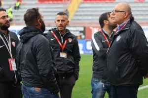Νέα Σαλαμίνα - ΑΕΛ: "Όρθια" και... σφράγισε θέση στα ημιτελικά! (Φώτος)
