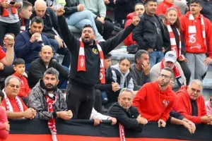 Νέα Σαλαμίνα - ΑΕΛ: "Όρθια" και... σφράγισε θέση στα ημιτελικά! (Φώτος)