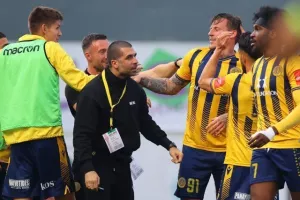 Νέα Σαλαμίνα - ΑΕΛ: "Όρθια" και... σφράγισε θέση στα ημιτελικά! (Φώτος)