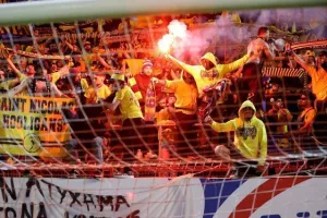 (ΒΙΝΤΕΟ-kerkida) "Γαλαζοκίτρινο" πάρτι πρόκρισης!