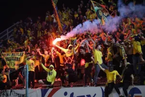 (ΒΙΝΤΕΟ-kerkida) "Γαλαζοκίτρινο" πάρτι πρόκρισης!