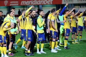 (ΒΙΝΤΕΟ-kerkida) "Γαλαζοκίτρινο" πάρτι πρόκρισης!