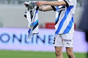 ΑΕΛ – Απόλλων: Της τερμάτισε το απόλυτο και το… έβαψε γαλάζιο! (Φώτος)