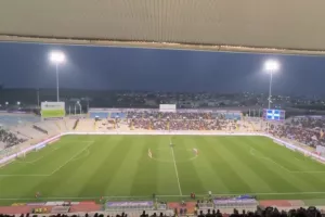 ΑΠΟΕΛ - Ομόνοια/ Μονόλεπτος σιγή στη μνήμη των θυμάτων στα Τέμπη (Βίντεο)