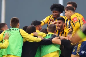 Νέα Σαλαμίνα - ΑΕΛ: "Όρθια" και... σφράγισε θέση στα ημιτελικά! (Φώτος)