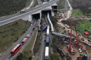 Ποινική δίωξη κατά του επιθεωρητή και δύο ακόμη σταθμαρχών για την τραγωδία στα Τέμπη