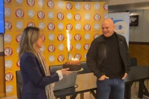 Ευχές και τούρτα στον Τιμούρ (Βίντεο)