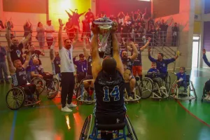 "Μπράβο ρε μάγκες συνεχίστε να μας δείχνετε πως όταν υπάρχει θέληση μπορούμε να πετύχουμε τα πάντα"!