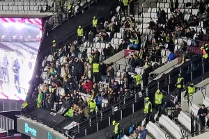 (Φωτορεπορτάζ) Οι ΑΕΚτζήδες στο "London Stadium"