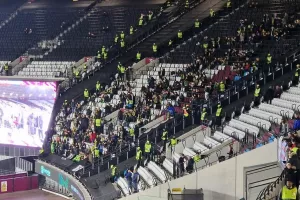 (Φωτορεπορτάζ) Οι ΑΕΚτζήδες στο "London Stadium"