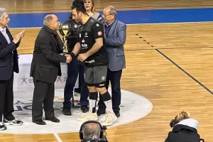 (BINTEO/φώτος Kerkida) H απονομή του Κυπέλλου στην Sabbianco Ανόρθωση 
