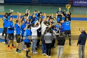 (BINTEO/φώτος Kerkida) H απονομή του Κυπέλλου στην Sabbianco Ανόρθωση 