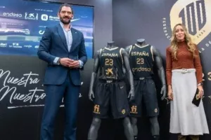 Άκρως εντυπωσιακές οι επετειακές φανέλες των 100 χρόνων