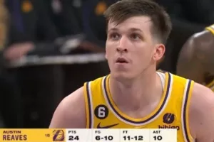 Οι φίλαθλοι των Λέικερς φώναξαν «MVP, MVP» για χάρη του (βίντεο)