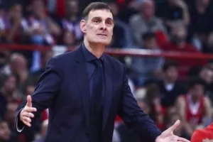Χωρίς Μπαρτζώκα στον πάγκο κόντρα στην Παρτίζαν ο Ολυμπιακός