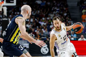 Κυριάρχησε κόντρα στην Φενέρ η Ρεάλ και εξασφάλισε πλεονέκτημα έδρας στα playoffs