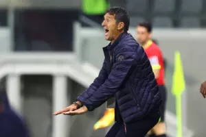Έξαλλος/Γιανέφσκι