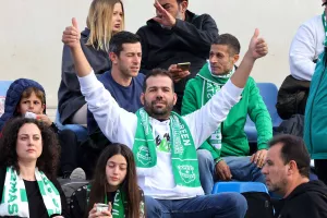 (Φωτορεπορτάζ) Ο κόσμος στο "Στέλιος Κυριακίδης"