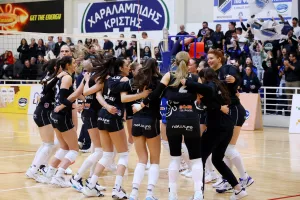 Η απονομή του τροπαίου στην Ολυμπιάδα Νεάπολης (βίντεο/φώτος)