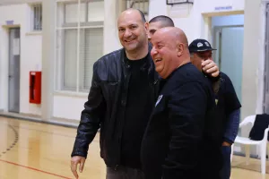 Η απονομή του τροπαίου στην Ολυμπιάδα Νεάπολης (βίντεο/φώτος)