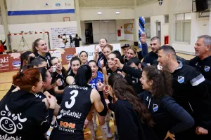 Η απονομή του τροπαίου στην Ολυμπιάδα Νεάπολης (βίντεο/φώτος)