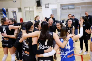 Η απονομή του τροπαίου στην Ολυμπιάδα Νεάπολης (βίντεο/φώτος)