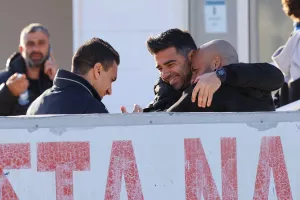 ΑΠΟΕΛ/ Reunion... με αγκαλιές και χαμόγελα! (Φώτος) 