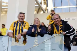 ΑΕΛ – Απόλλων: Της τερμάτισε το απόλυτο και το… έβαψε γαλάζιο! (Φώτος)