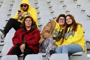 ΑΕΛ – Απόλλων: Της τερμάτισε το απόλυτο και το… έβαψε γαλάζιο! (Φώτος)