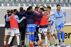 ΑΕΛ – Απόλλων: Της τερμάτισε το απόλυτο και το… έβαψε γαλάζιο! (Φώτος)